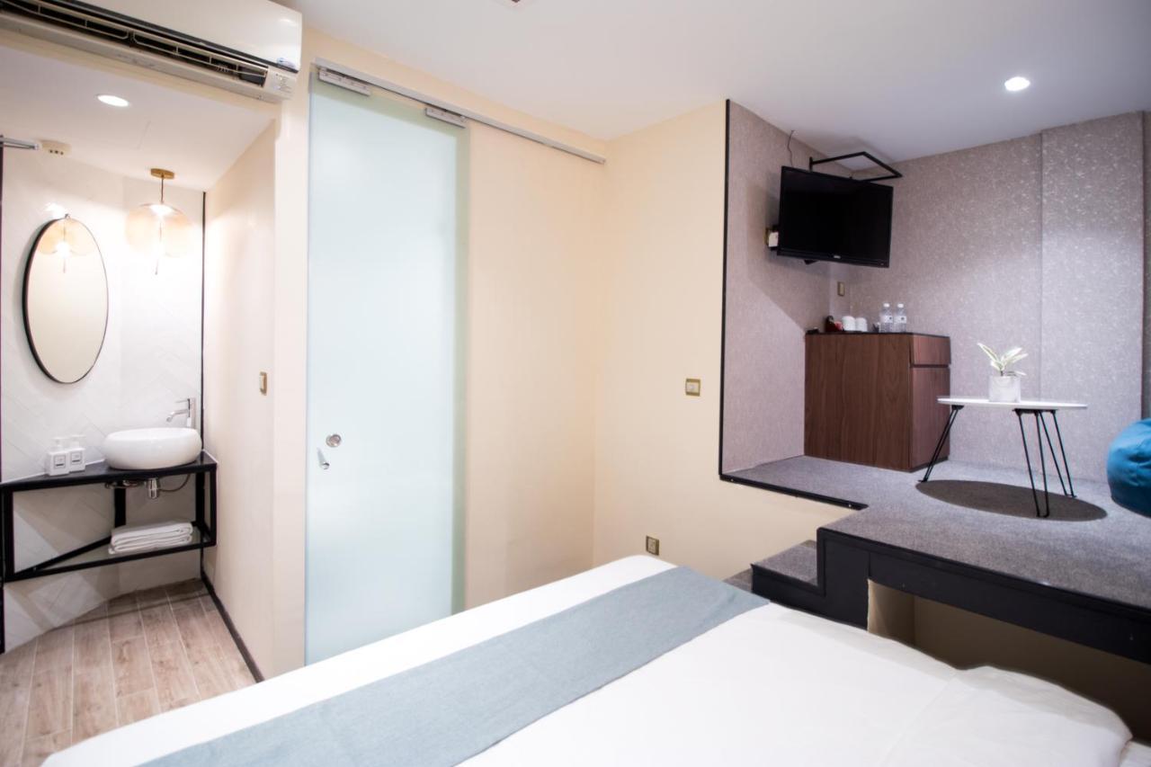 Harbour Ville Hotel - Hamilton Singapore Exterior photo